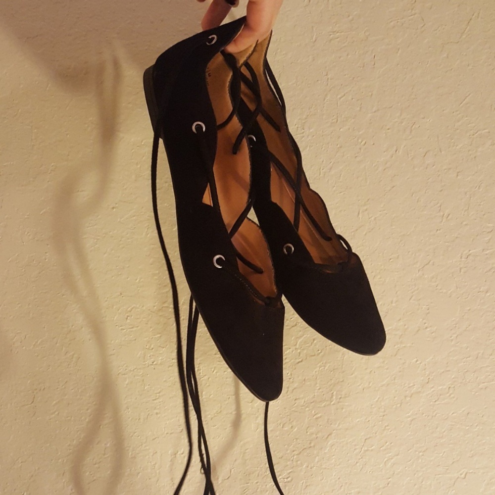 NINE WEST LACE UP FLATS